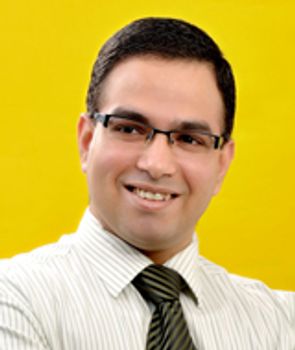 Dr Varun Dixit
